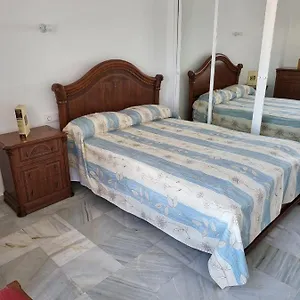 Leo , Marbella España